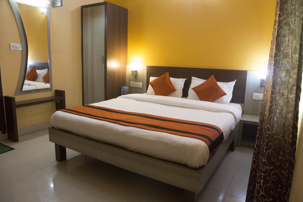 Oyo 7680 Park Lagoon Hotel Puri Exterior foto